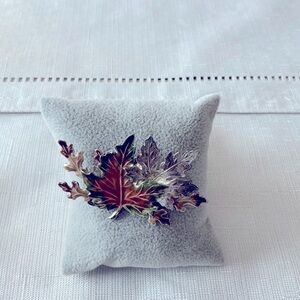 KO Jewelry Vintage Leaf Brooch